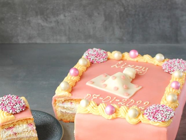 Geboortetaart Meisje 12 personen